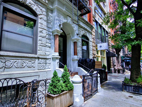 11 Jones Street in New York, NY - Building Photo - Building Photo