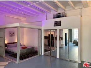 312 W 5th St-Unit -402 in Los Angeles, CA - Building Photo - Building Photo