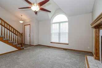 2110 Glenside Rd in Kearney, MO - Foto de edificio - Building Photo