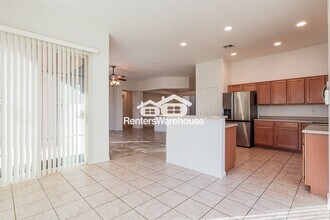 41 W Camino Tierra Montana in Sahuarita, AZ - Building Photo - Building Photo