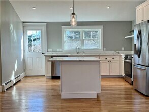 45 Trout Dr in Middletown, RI - Building Photo - Building Photo