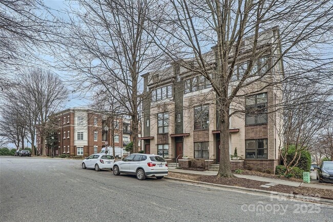 716 N Alexander St in Charlotte, NC - Building Photo - Building Photo