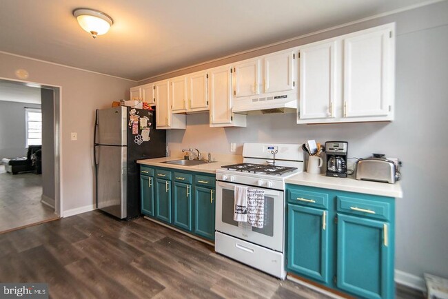 4708 Fowler St in Philadelphia, PA - Building Photo - Building Photo