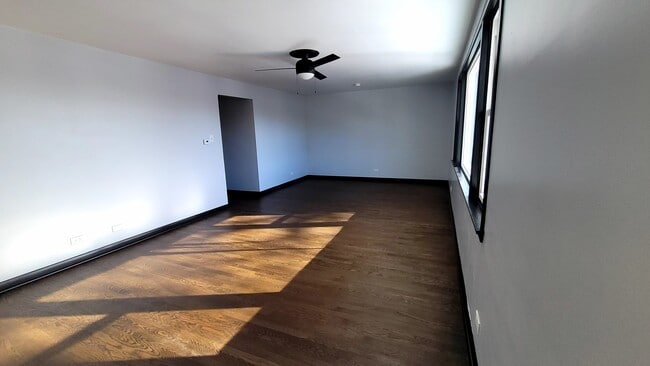 5122 W Gladys Ave, Unit Gladys 2F in Chicago, IL - Foto de edificio - Building Photo