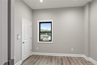 60 Leroy Ave in Valhalla, NY - Building Photo - Building Photo
