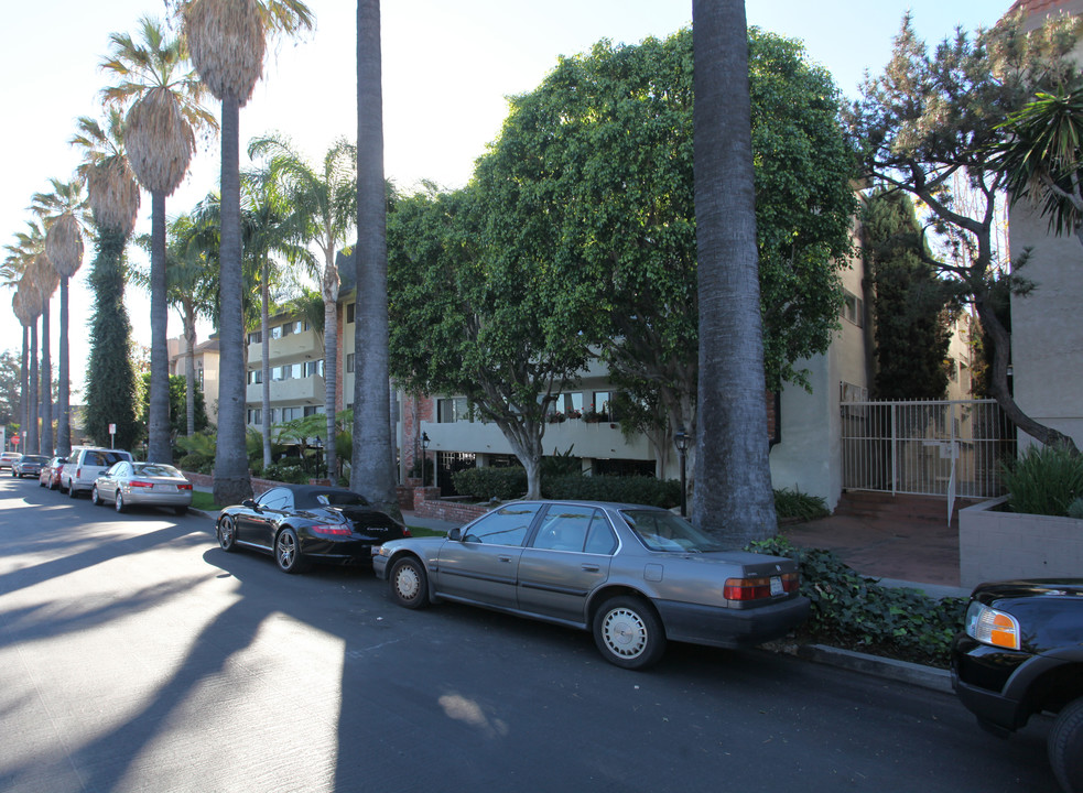 Los Feliz Palms in Los Angeles, CA - Building Photo