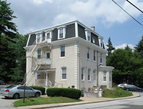 Villanova Crossing Apartments in Bryn Mawr, PA - Building Photo - Building Photo