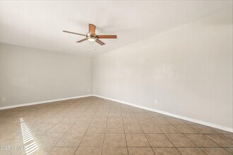 11821 N 36th St in Phoenix, AZ - Building Photo - Building Photo
