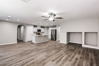 5213 N Concho Heights St in North Las Vegas, NV - Building Photo - Building Photo