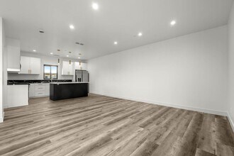 1920 S Sherbourne Dr in Los Angeles, CA - Building Photo - Building Photo