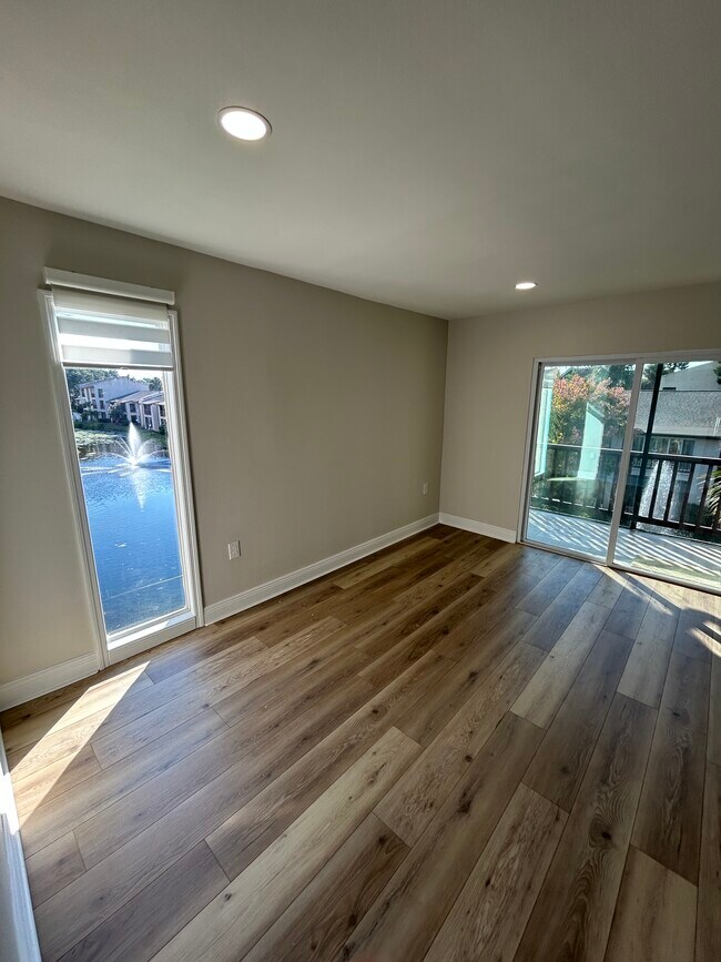 3848 N Lake Dr in Tampa, FL - Building Photo - Building Photo