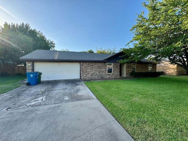 property at 918 Rolling Hills Dr