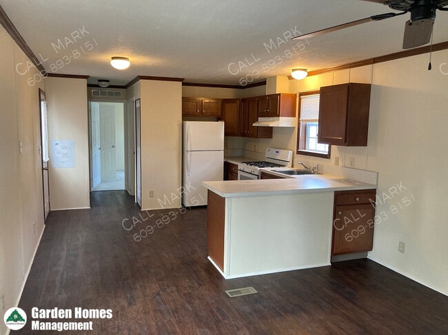 9 Finch St in Browns Mills, NJ - Building Photo - Building Photo