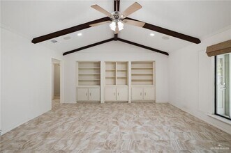 136 E Harvey Dr in McAllen, TX - Foto de edificio - Building Photo