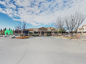 10001 Woodcreek Oaks Blvd-Unit -Unit 833 in Roseville, CA - Building Photo - Building Photo