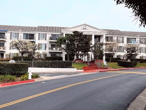 300 Cagney Ln in Newport Beach, CA - Building Photo - Building Photo