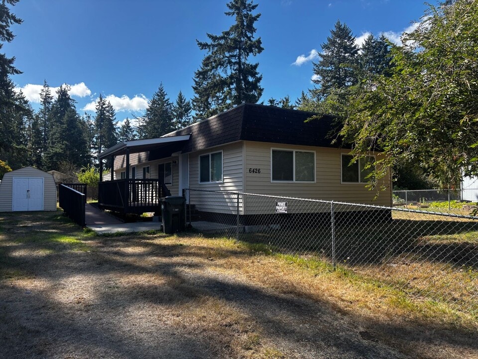 6426 198th St E in Spanaway, WA - Building Photo