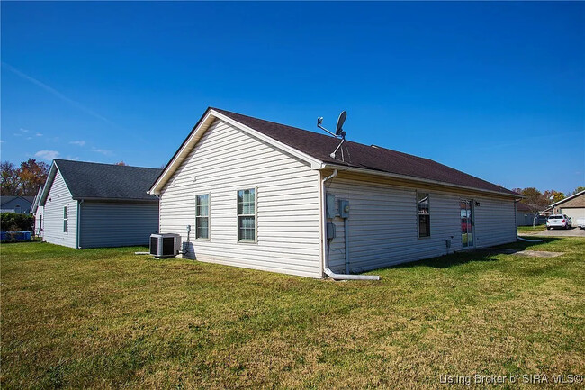 2407 Soaring Heights Ct in Sellersburg, IN - Building Photo - Building Photo