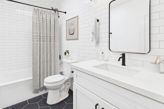 The Stanley Off Sunset in Los Angeles, CA - Building Photo - Building Photo