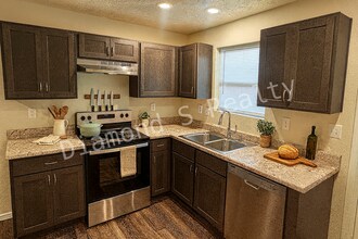 2038 N Summit Ave in Springfield, MO - Building Photo - Building Photo