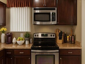 2410 SW 87th Terrace in Miramar, FL - Building Photo - Building Photo