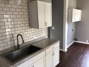 324 W Lima St, Unit Lower in Findlay, OH - Foto de edificio - Building Photo