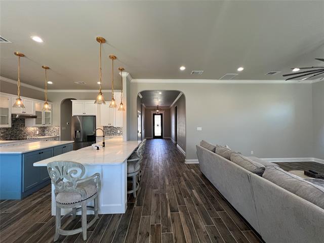 property at 101 Hearthstone Ct