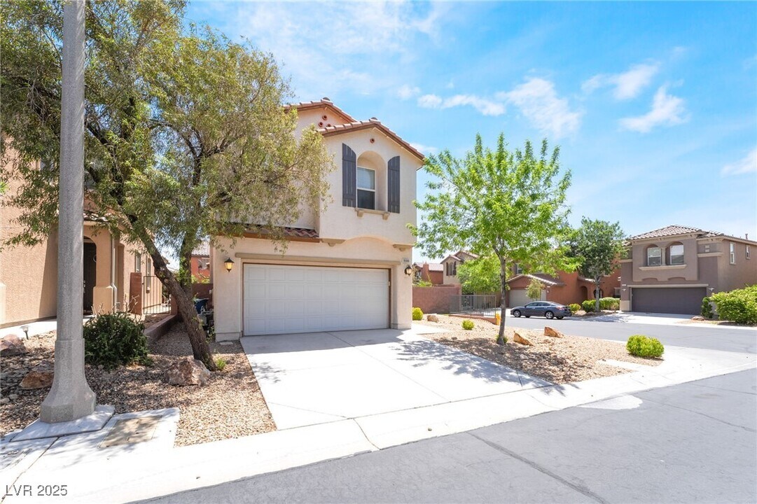 9986 Panguitch Lake Ct in Las Vegas, NV - Building Photo