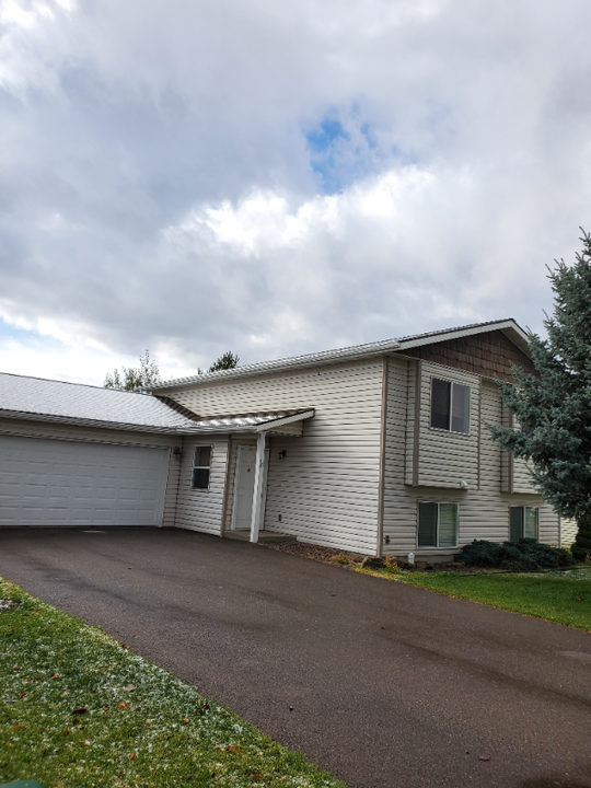 18 Ford Way in Kalispell, MT - Building Photo