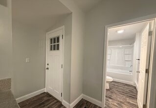 2783 N Delaware Dr in Mount Bethel, PA - Foto de edificio - Building Photo