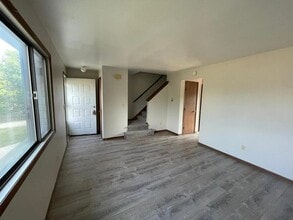 8543 W Fairy Chasm Dr in Milwaukee, WI - Building Photo - Building Photo