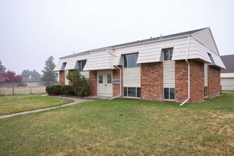 1617 Oxford Dr in Cheyenne, WY - Building Photo - Building Photo