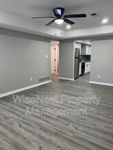 708 NE Ball Dr in Lee's Summit, MO - Building Photo - Building Photo