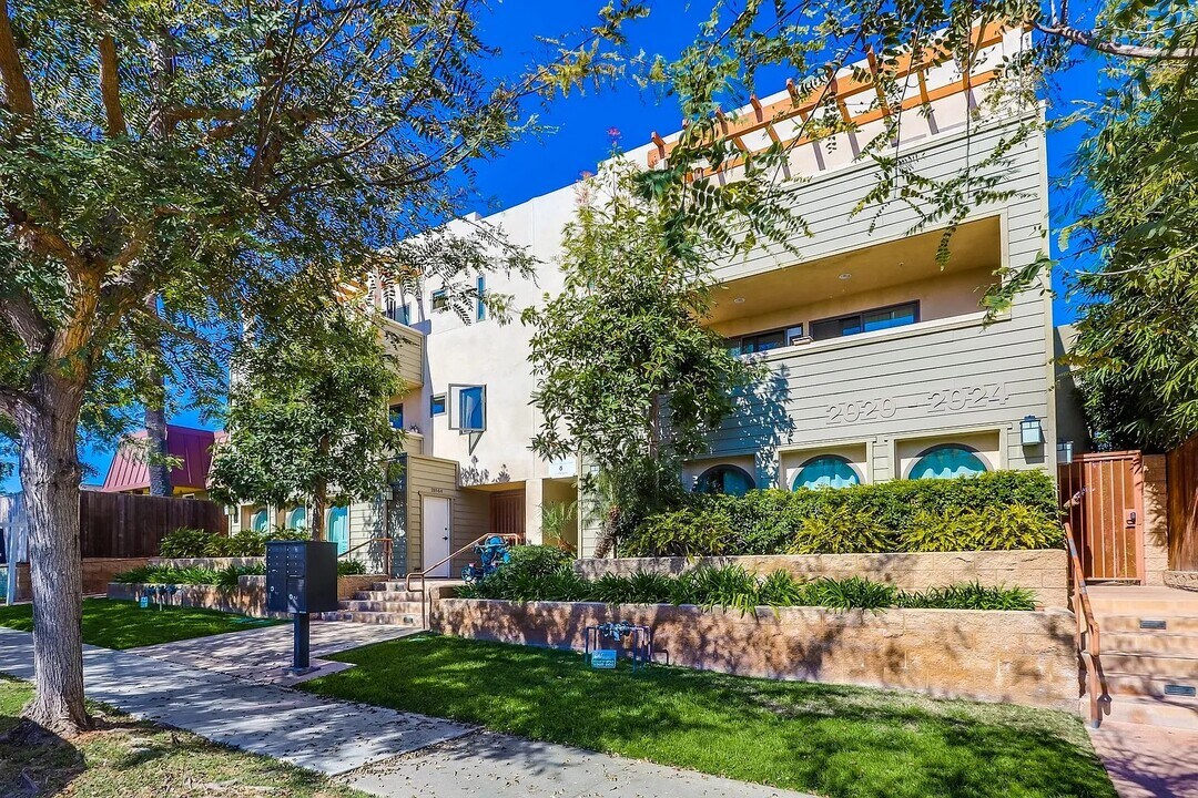 2016 Hornblend St in San Diego, CA - Building Photo