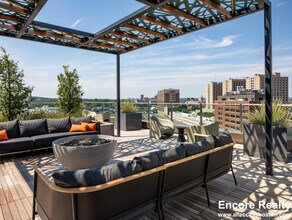 771 Beacon St in Boston, MA - Foto de edificio - Building Photo