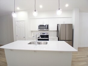 5142 Kinney Wy SW in Edmonton, AB - Building Photo - Building Photo