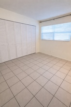 3731 SW 60th Ave in Davie, FL - Foto de edificio - Building Photo