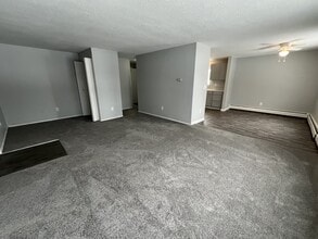 Grecian Gardens Apartments in Rochester, NY - Foto de edificio - Building Photo