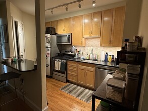 18 Durham St, Unit 1 in Boston, MA - Foto de edificio - Building Photo