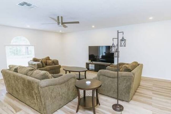 25 Prince John Ln