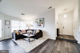 7510 Ashby Ln in Alexandria, VA - Building Photo - Building Photo
