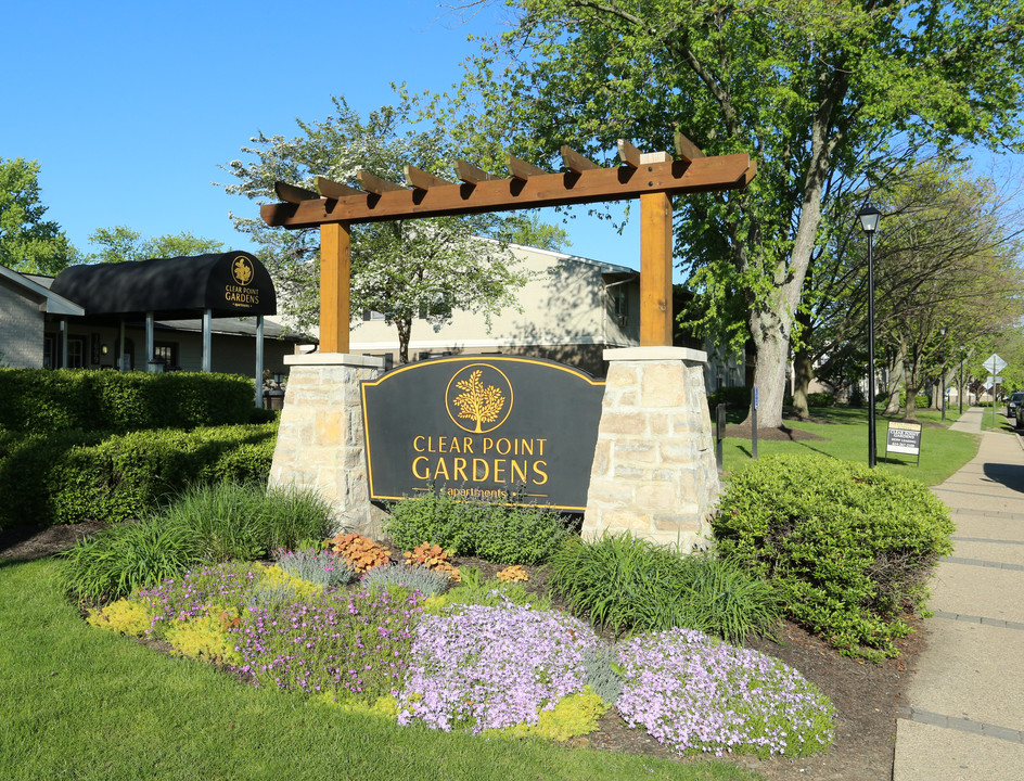 Clear Point Gardens in Columbus, OH - Foto de edificio