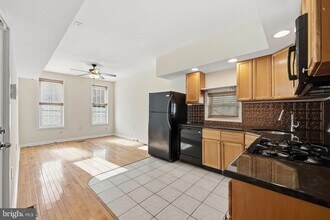420 Conarroe St in Philadelphia, PA - Building Photo - Building Photo