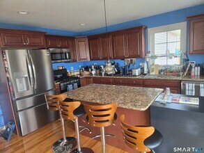 57 Beachside Ave in East Haven, CT - Building Photo - Building Photo