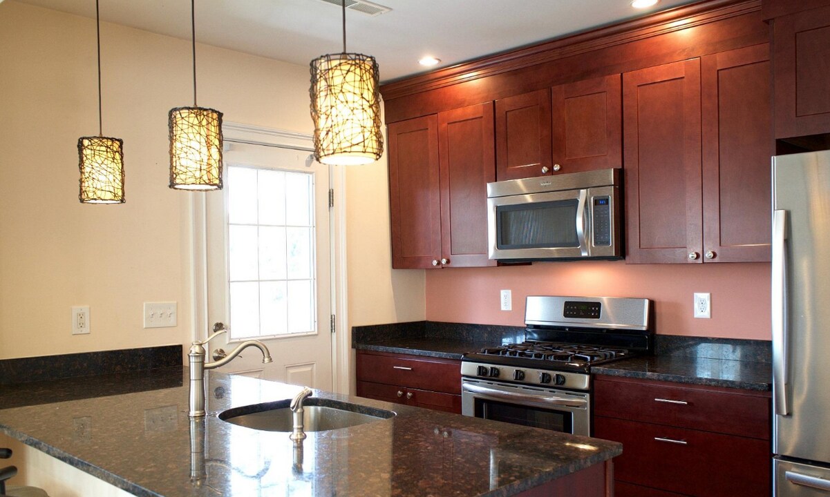 64-66 Litchfield St, Unit 1 in Boston, MA - Building Photo