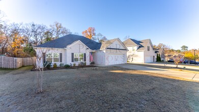 9825 N Ivy Park Dr in Columbus, GA - Building Photo - Building Photo