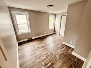 12 Howe St in Lewiston, ME - Building Photo - Building Photo