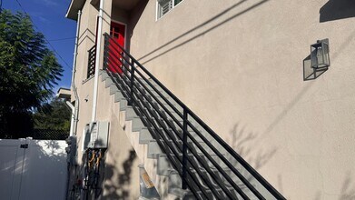 1529 N Pass Ave in Burbank, CA - Building Photo - Building Photo