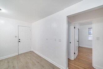 7530 N Oakley Ave in Chicago, IL - Building Photo - Building Photo