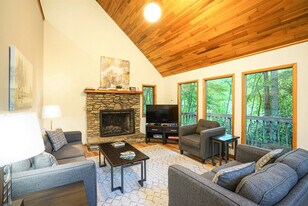 224 Faulkner Rd in Elkins, WV - Building Photo